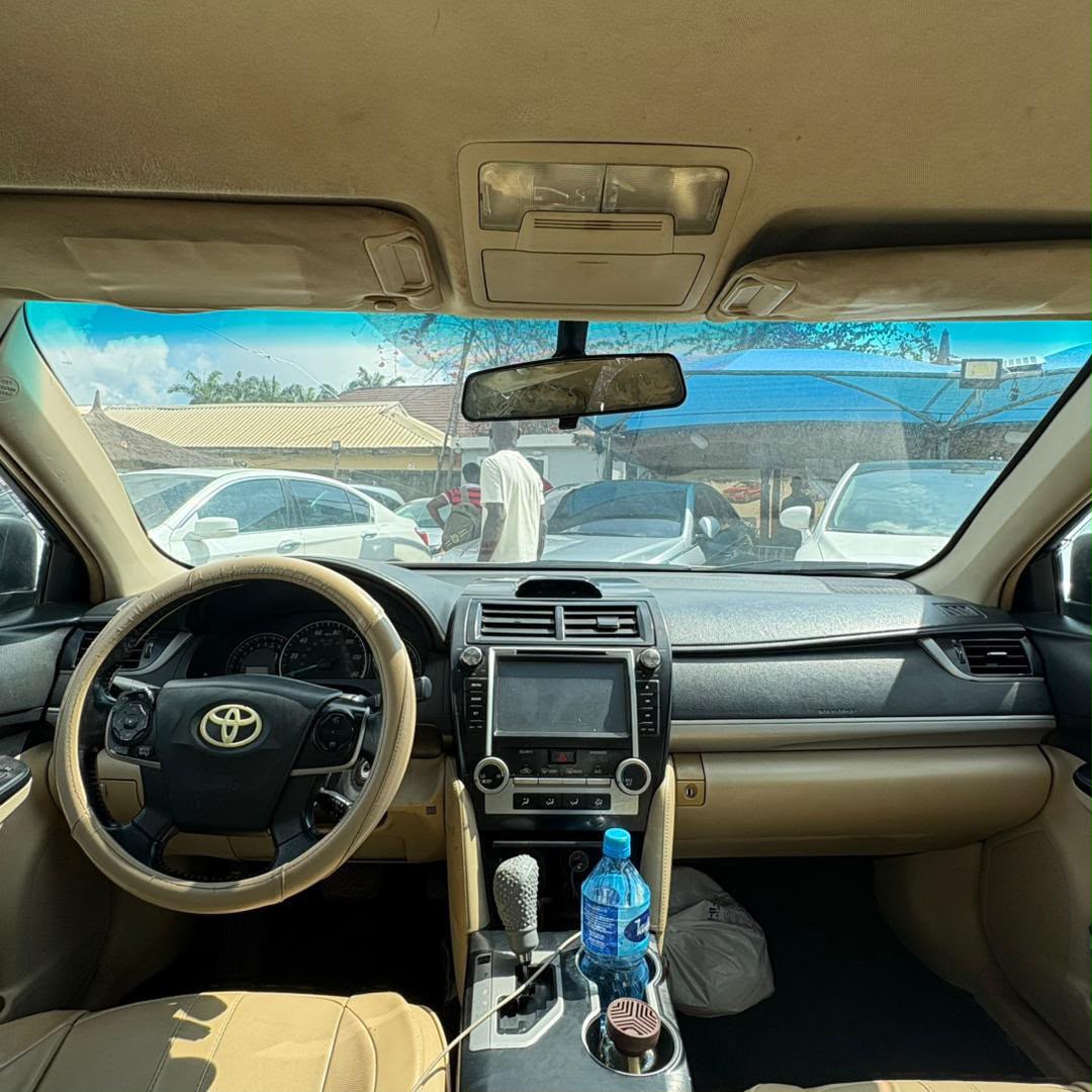 
								Distress deal 2013 Camry LE 4plugs with ac chilling  good condition complete document for 6.8m  Abuja jb full									