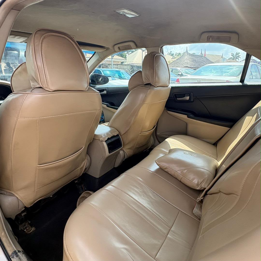 
								Distress deal 2013 Camry LE 4plugs with ac chilling  good condition complete document for 6.8m  Abuja jb full									