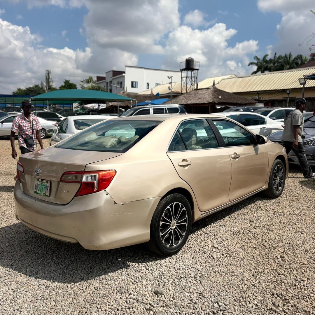 
								Distress deal 2013 Camry LE 4plugs with ac chilling  good condition complete document for 6.8m  Abuja jb full									