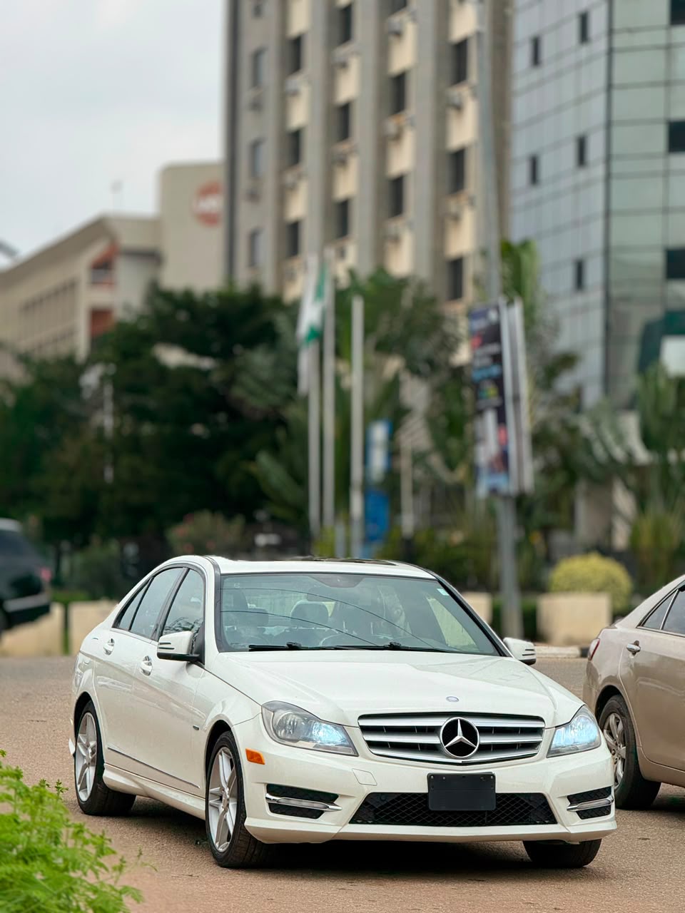 
								Foreign used 2013 MERCEDEZ BENZ C350 full option with duty for 13.5M Abuja full									
