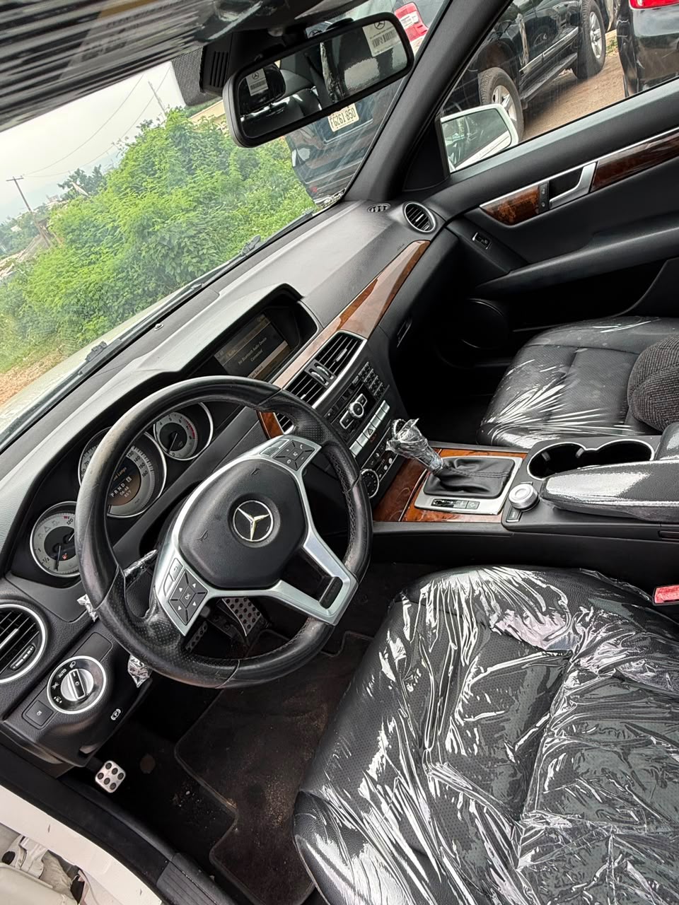 
								Foreign used 2013 MERCEDEZ BENZ C350 full option with duty for 13.5M Abuja full									