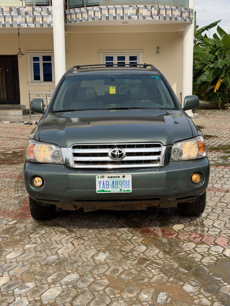 Belgium grade 2007 Toyota highlander with everything intact for 7.5M buy and drive