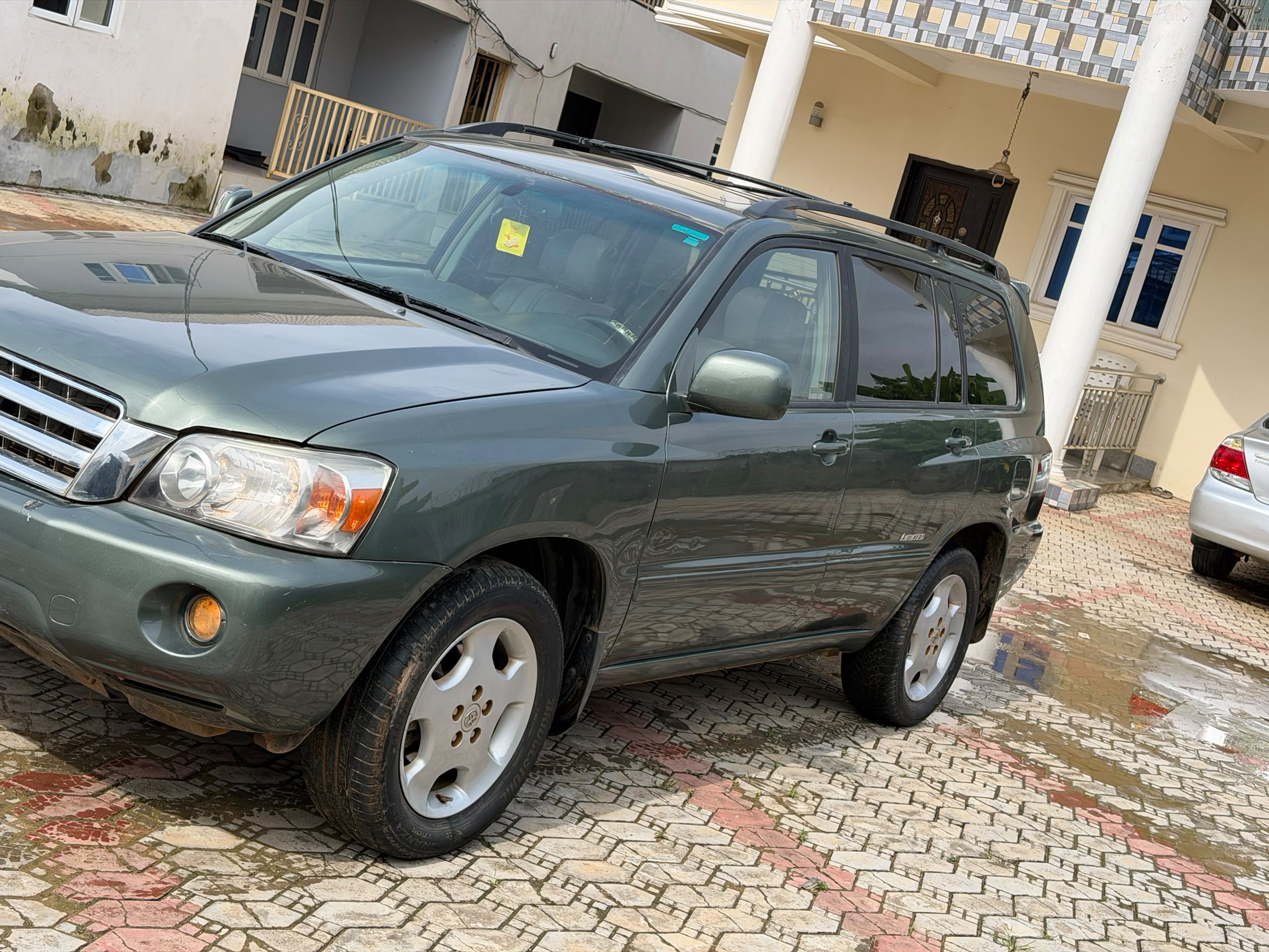 
								Belgium grade 2007 Toyota highlander with everything intact for 7.5M buy and drive full									