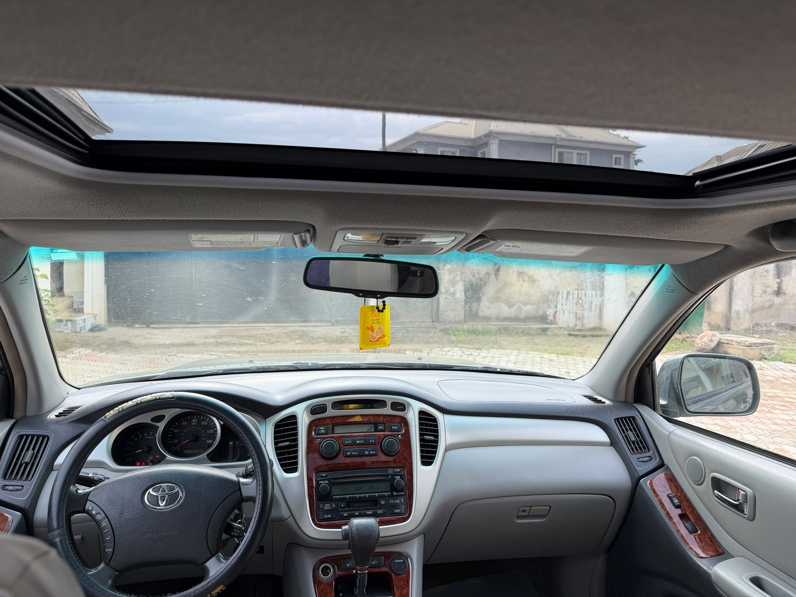 
								Belgium grade 2007 Toyota highlander with everything intact for 7.5M buy and drive full									