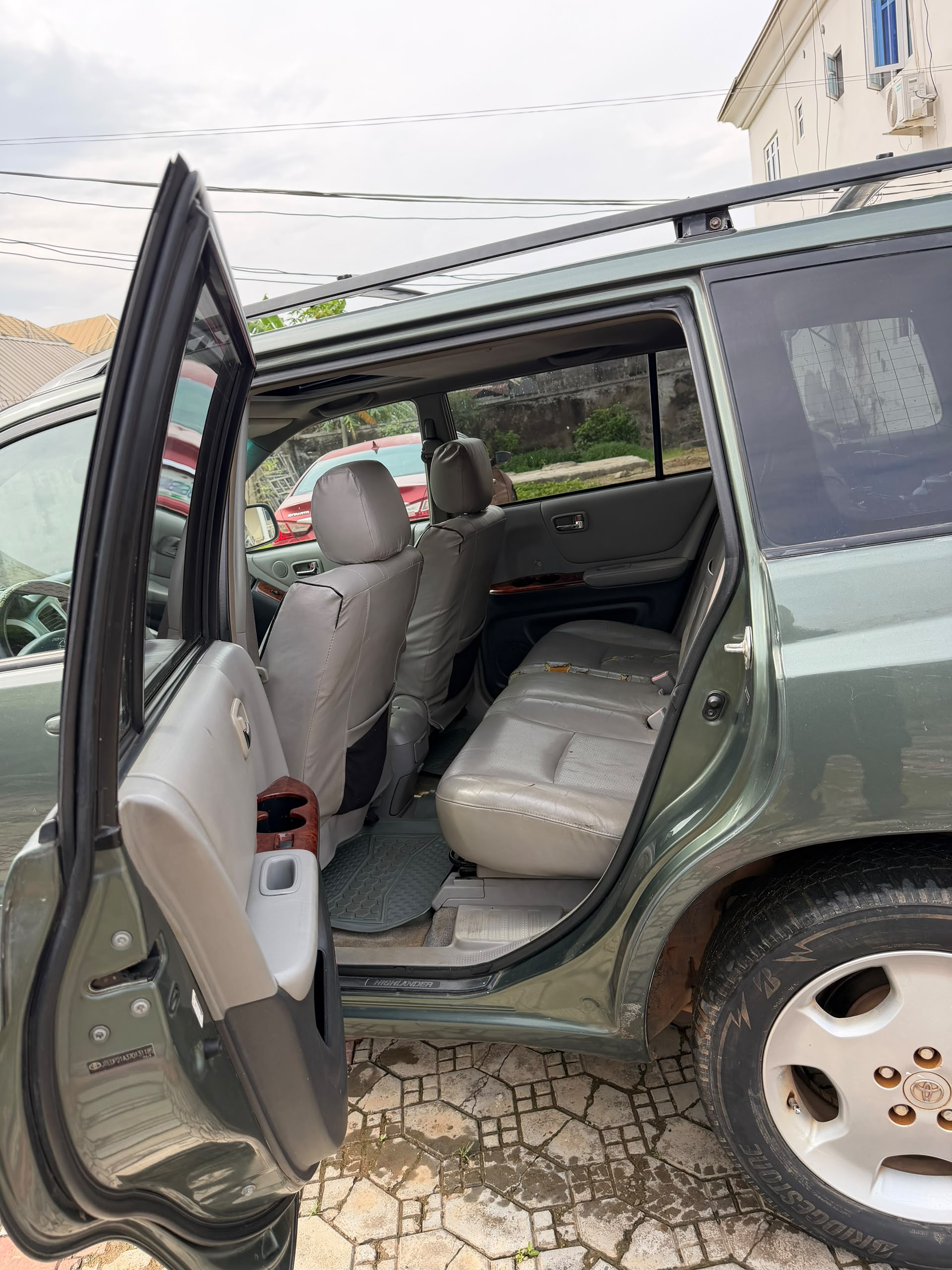 
								Belgium grade 2007 Toyota highlander with everything intact for 7.5M buy and drive full									
