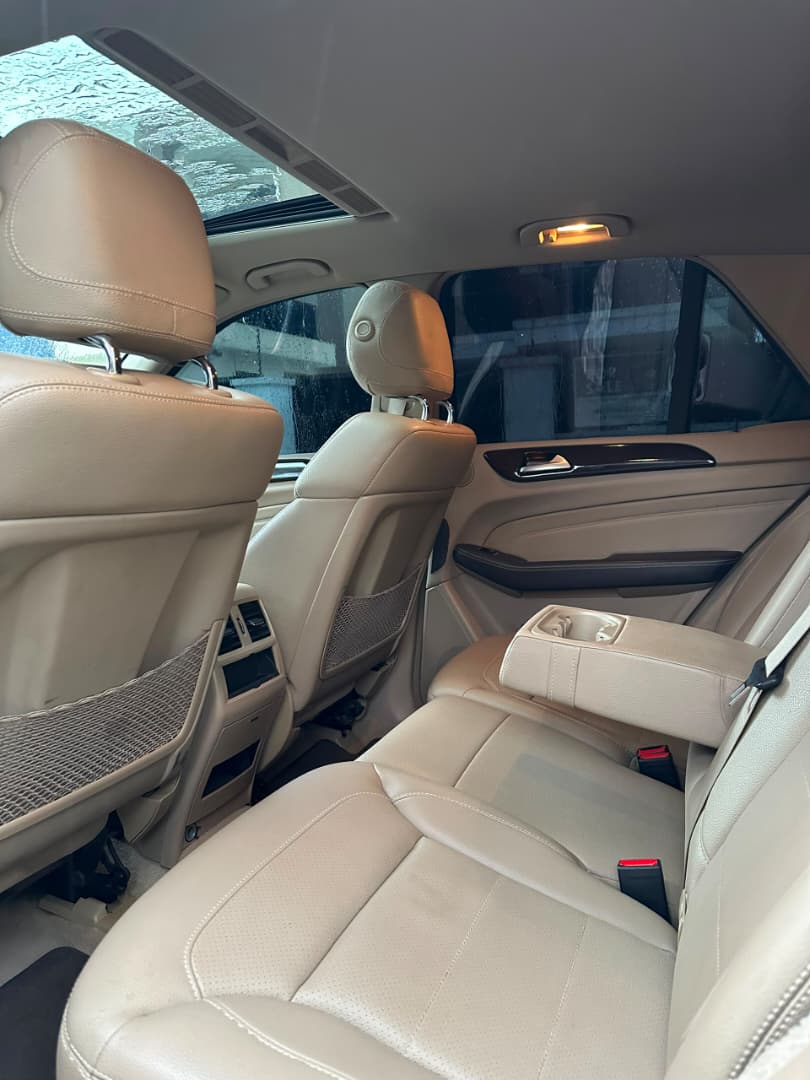 
								2014 First body Mercedes Benz ml 350, with untampard engine, v6 engine, full option kyless, Belgium standard, buy n drive going for 15.5m only full									