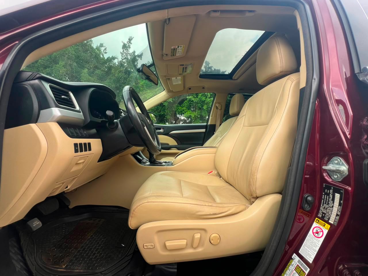 
								SUPER CLEAN PREOWNED TOYOTA HIGHLANDER 2015 XLE   A YEAR USED  ORIGINAL DUTY 📃  PRICE: 20M  ABUJA DEAL📍  NATIONWIDE DELIVERY full									
