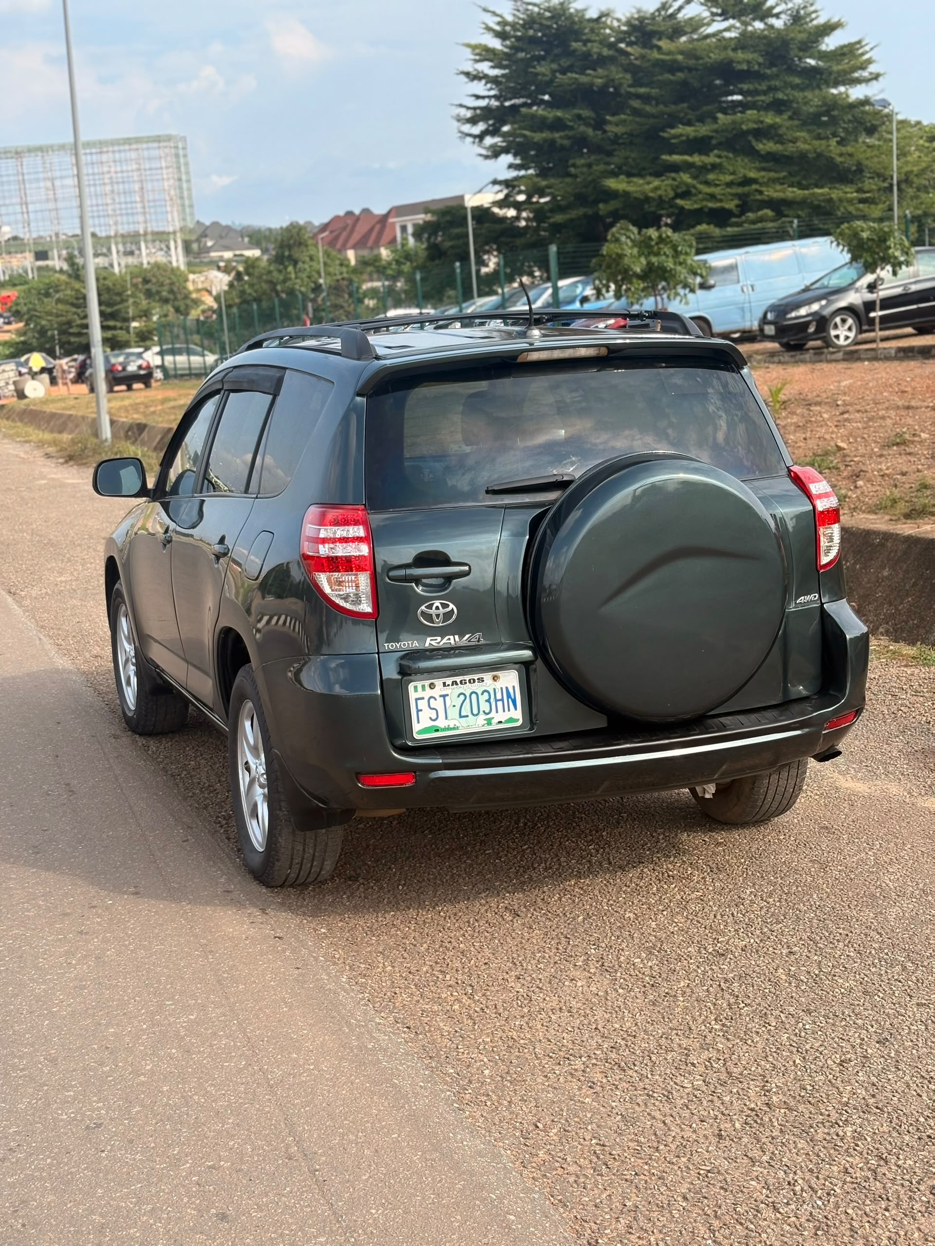 
								Neatly used 2009 Toyota RAV4 untempered engine and gear, AC is chilling selling for 🔥#7.5M          📍Abuja  NATIONWIDE DELIVERY full									