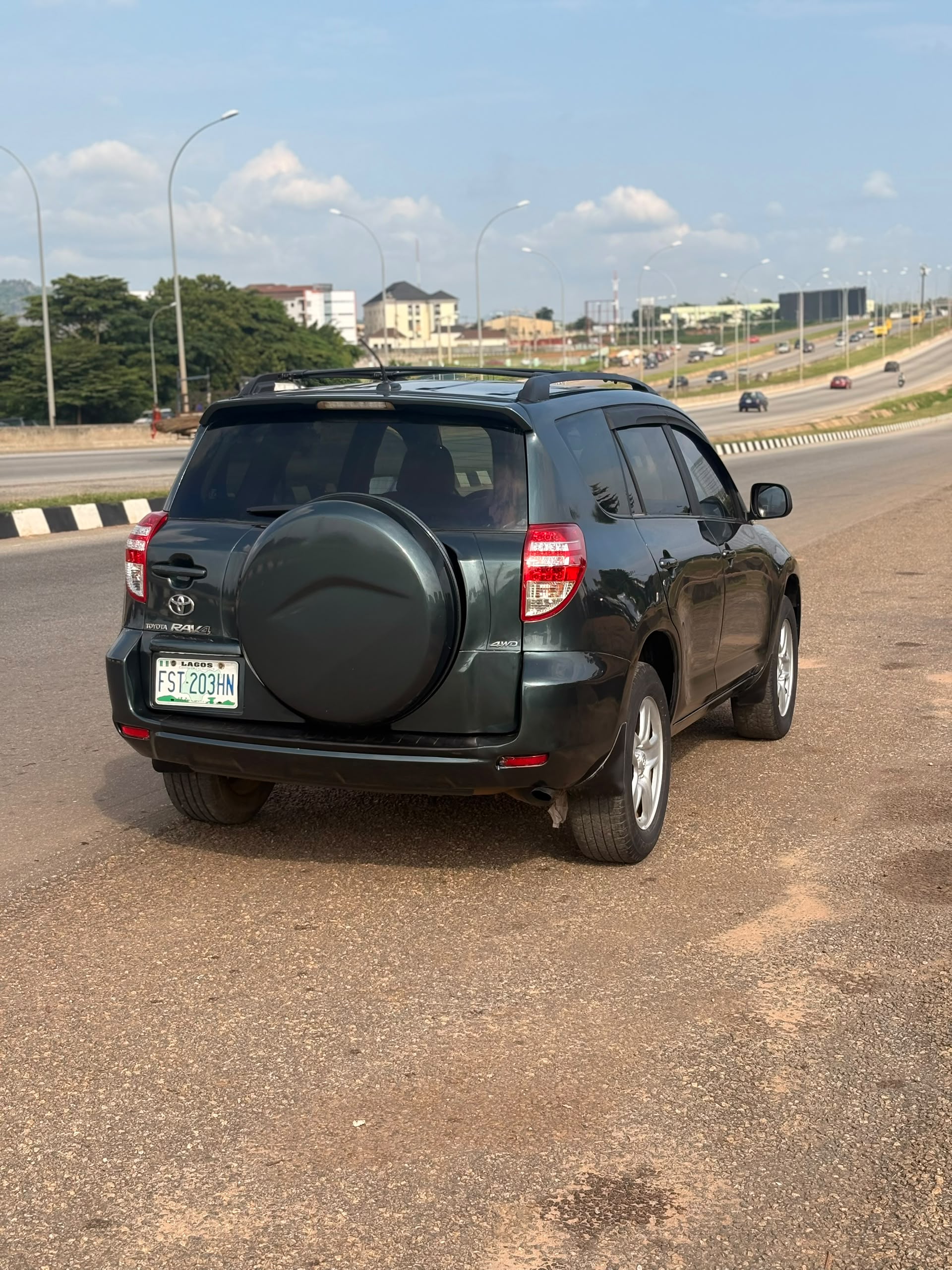 
								Neatly used 2009 Toyota RAV4 untempered engine and gear, AC is chilling selling for 🔥#7.5M          📍Abuja  NATIONWIDE DELIVERY full									