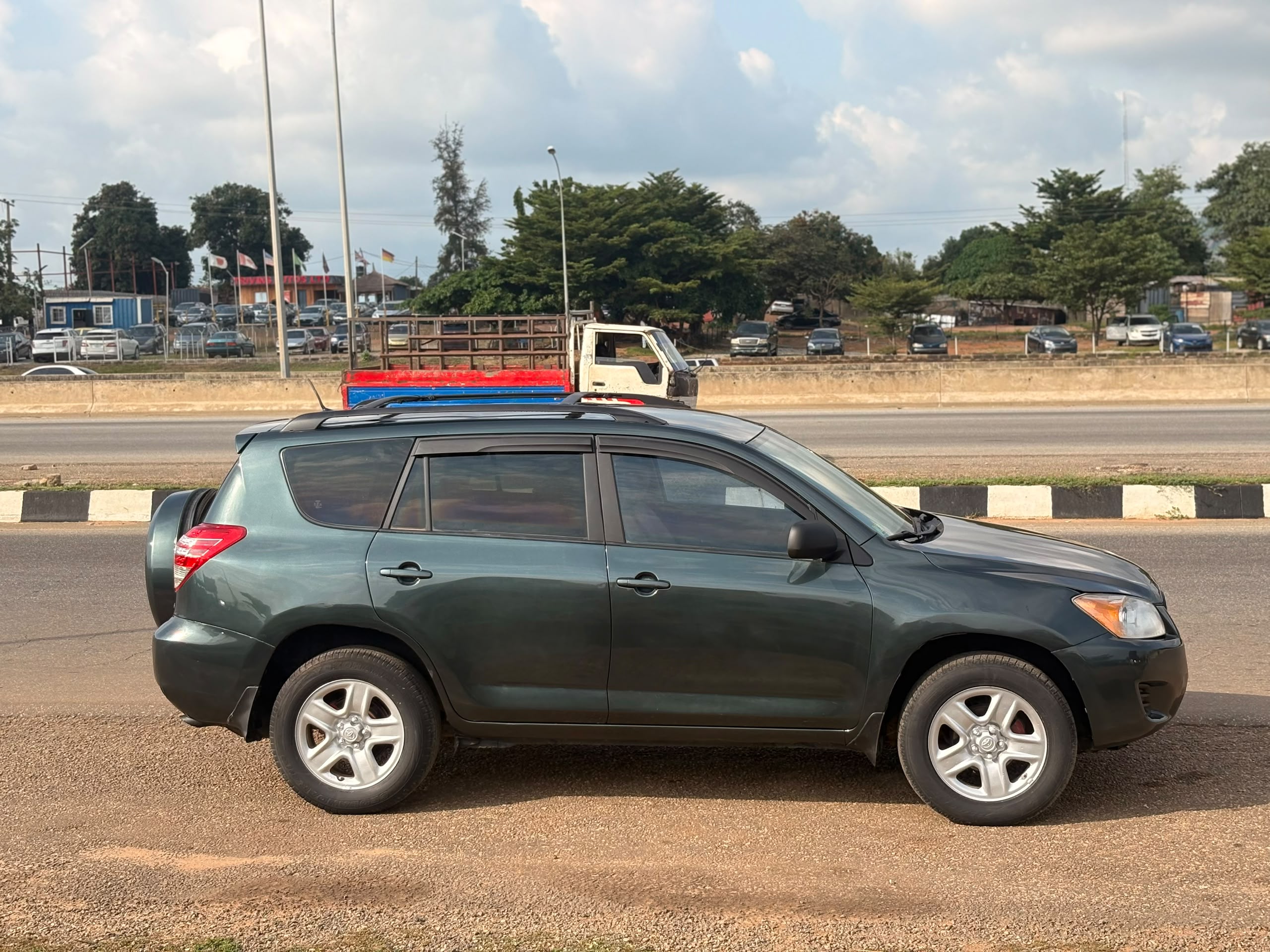 
								Neatly used 2009 Toyota RAV4 untempered engine and gear, AC is chilling selling for 🔥#7.5M          📍Abuja  NATIONWIDE DELIVERY full									