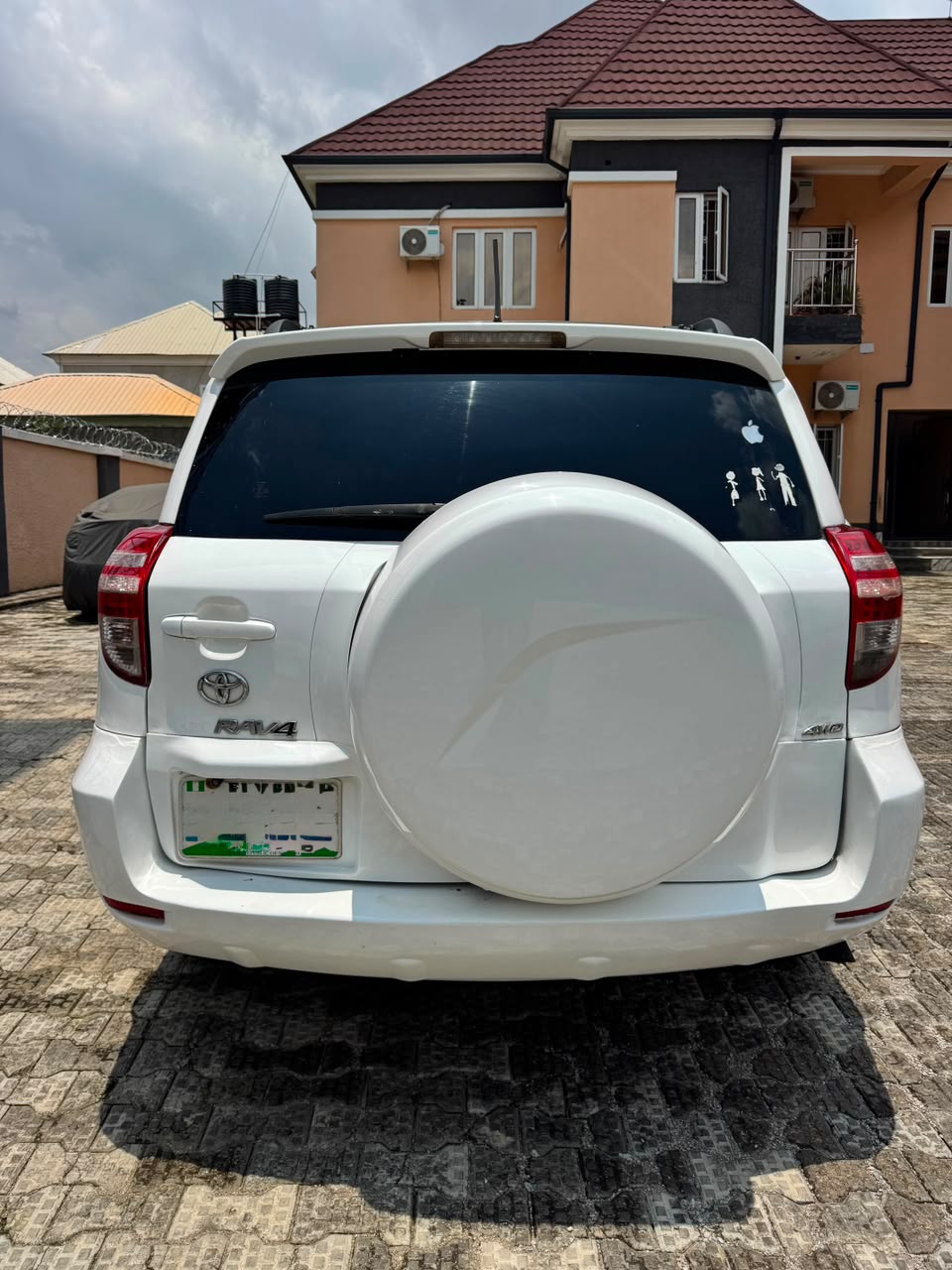 
								2011 Toyota RAV4 Carefully used Accident free Painted 7.3m owner 200k sambo full									
