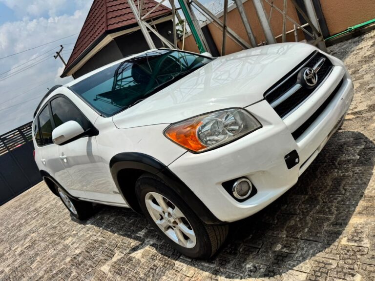2011 Toyota RAV4 Carefully used Accident free Painted 7.3m owner 200k sambo