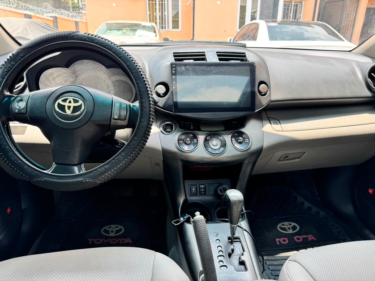 
								2011 Toyota RAV4 Carefully used Accident free Painted 7.3m owner 200k sambo full									