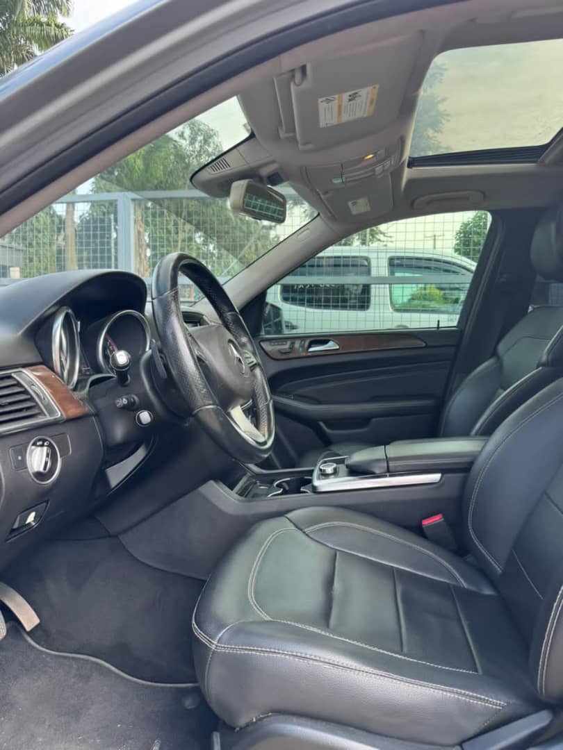 
								nregistered ML350 upgraded to GLE 2017 is available for 14.5m. Location: Gwarinpa, Abuja! full									