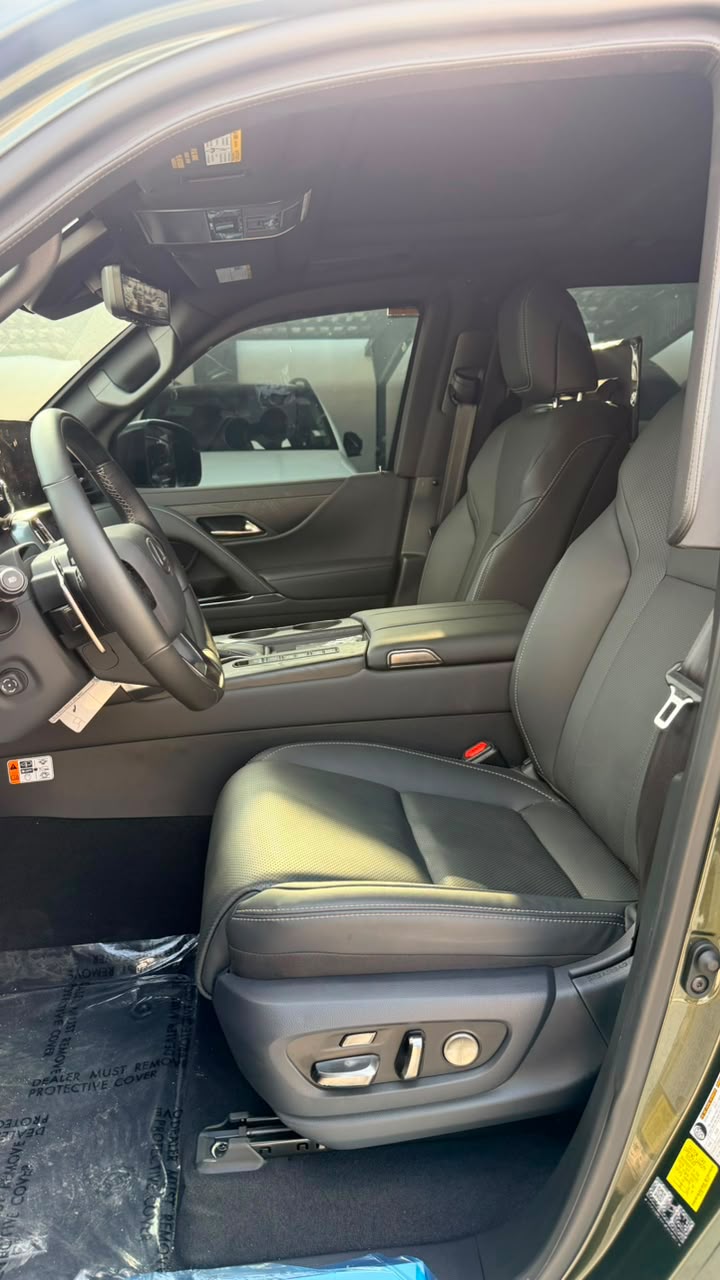 
								BRAND NEW 2025 LEXUS LX600 ARMOURED BULLETPROOF 🎯  WITH INKAS EUC AND DUTY. 📃  PRICE: 520M   ABUJA DEAL 📍  NATIONWIDE DELIVERY full									