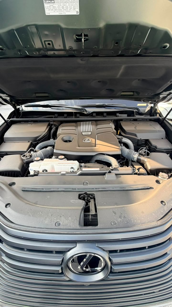 
								BRAND NEW 2025 LEXUS LX600 ARMOURED BULLETPROOF 🎯  WITH INKAS EUC AND DUTY. 📃  PRICE: 520M   ABUJA DEAL 📍  NATIONWIDE DELIVERY full									
