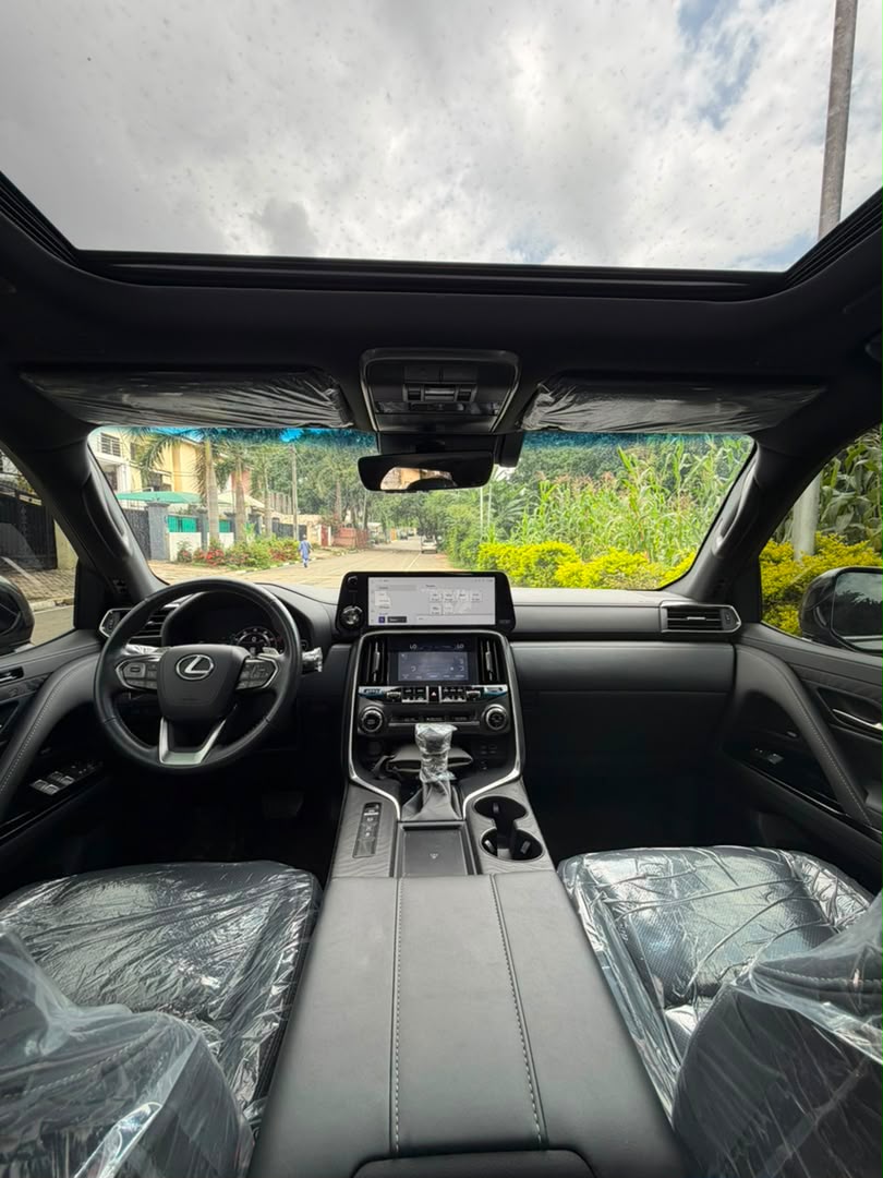 
								BRAND NEW 2023 LEXUS LX600  NOW AVAILABLE ‼️  PRICE: 215M 💰  ABUJA DEAL📍  NATIONWIDE DELIVERY full									