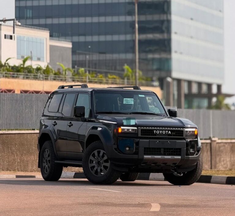 SUPER CLEAN TOYOTA LANDCRUSIER PRADO 2025   BOUGHT BRAND NEW   DUTY FULLY PAID 📃  PRICE: 102M 💰  ABUJA DEAL📍  NATIONWIDE DELIVERY