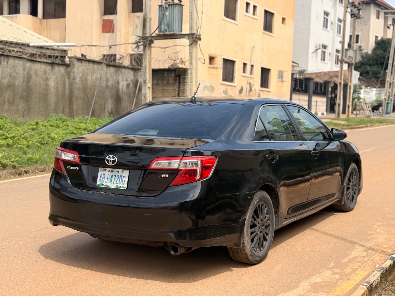 
								Good Deal 24hrs   Distress Sell Neatly Used Toyota Camry 2013 LE Untempered engine and Gear, AC chilling Wlhy 👌 with fully paid custom duty for just 6.9m Net Abuja full									