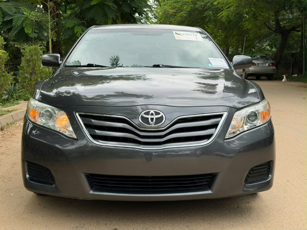
								AWOOF DEAL: EXTREMELY SHARP  GRADE FOREIGN USED 2011 ON BELT TOYOTA CAMRY LE, MINT INTERIOR, NO SINGLE 9JA PAINT WITH UNTAMPARED ENGINE ND GEAR.GOING FOR JUST 9.8m Only. Accident free google am see. full									