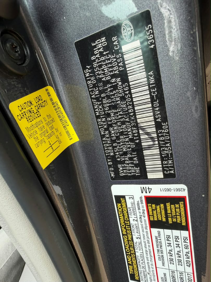 
								AWOOF DEAL: EXTREMELY SHARP  GRADE FOREIGN USED 2011 ON BELT TOYOTA CAMRY LE, MINT INTERIOR, NO SINGLE 9JA PAINT WITH UNTAMPARED ENGINE ND GEAR.GOING FOR JUST 9.8m Only. Accident free google am see. full									