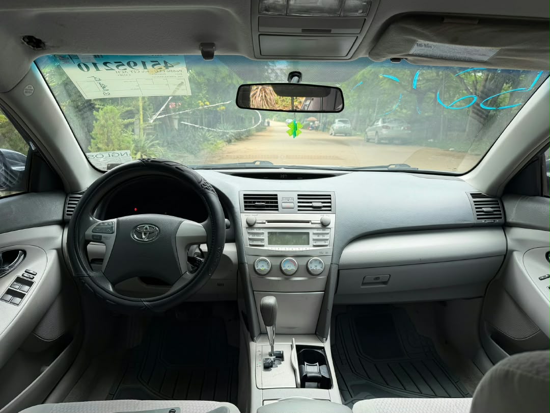 
								AWOOF DEAL: EXTREMELY SHARP  GRADE FOREIGN USED 2011 ON BELT TOYOTA CAMRY LE, MINT INTERIOR, NO SINGLE 9JA PAINT WITH UNTAMPARED ENGINE ND GEAR.GOING FOR JUST 9.8m Only. Accident free google am see. full									