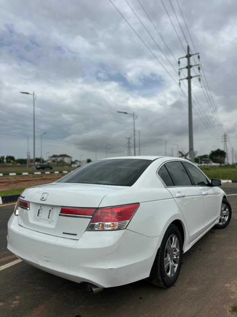 
								Good Deal‼️‼️‼️ Grade A 2012 on belt Honda Accord (Special Edition) car is in pristine condition white on cream interior fully paid duty going for just 10.6m slightly negotiable with me Lugbe Abuja📍 ZERO CHAIN DEAL full									