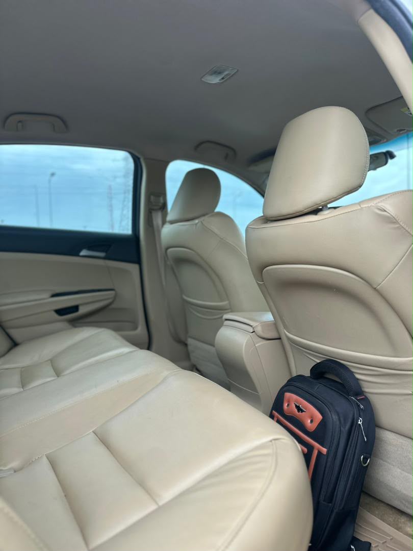 
								Good Deal‼️‼️‼️ Grade A 2012 on belt Honda Accord (Special Edition) car is in pristine condition white on cream interior fully paid duty going for just 10.6m slightly negotiable with me Lugbe Abuja📍 ZERO CHAIN DEAL full									
