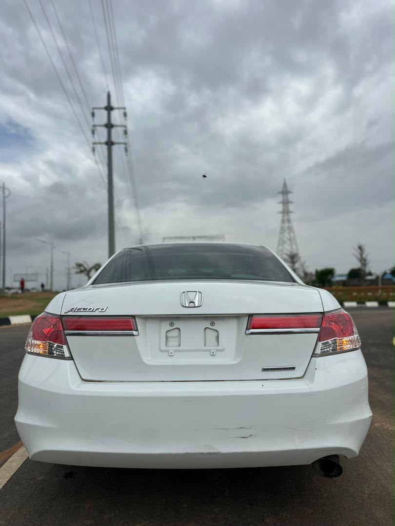 
								Good Deal‼️‼️‼️ Grade A 2012 on belt Honda Accord (Special Edition) car is in pristine condition white on cream interior fully paid duty going for just 10.6m slightly negotiable with me Lugbe Abuja📍 ZERO CHAIN DEAL full									