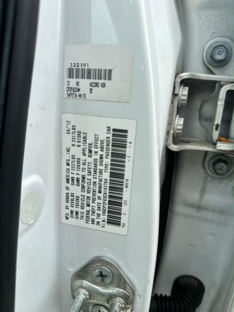 
								Good Deal‼️‼️‼️ Grade A 2012 on belt Honda Accord (Special Edition) car is in pristine condition white on cream interior fully paid duty going for just 10.6m slightly negotiable with me Lugbe Abuja📍 ZERO CHAIN DEAL full									