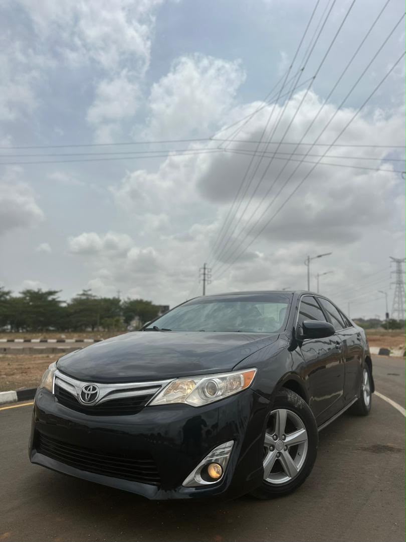 
								Giveaway Deal‼️‼️‼️ (180k Mileage) Carefully Used 2013/2014 V4 Toyota Camry car is in pristine condition (No Check Ebgune Light) with original duty going for just 8.7m NET WITH SMALL SAMBO Lugbe Abuja📍 ZERO CHAIN DEAL full									