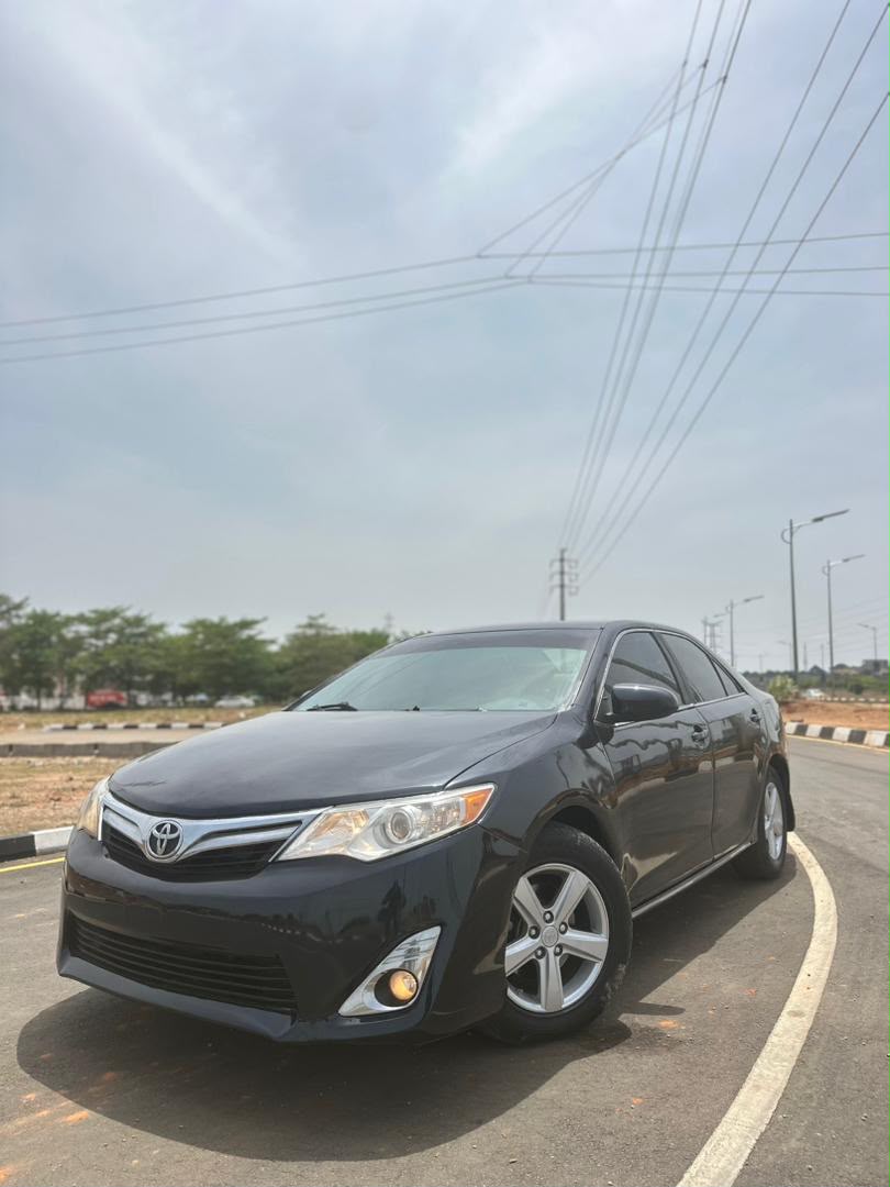 
								Giveaway Deal‼️‼️‼️ (180k Mileage) Carefully Used 2013/2014 V4 Toyota Camry car is in pristine condition (No Check Ebgune Light) with original duty going for just 8.7m NET WITH SMALL SAMBO Lugbe Abuja📍 ZERO CHAIN DEAL full									