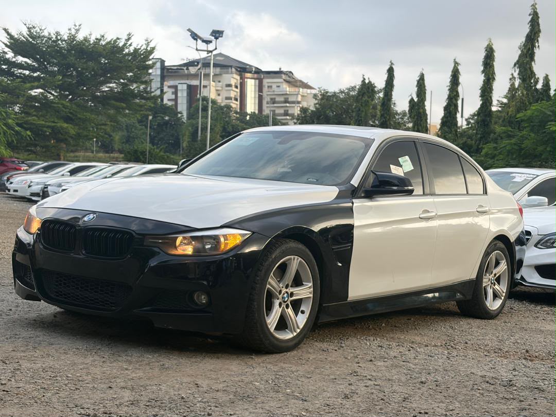 
								Distress Toks 2014 BMW 328i for just 9m Abuja full									