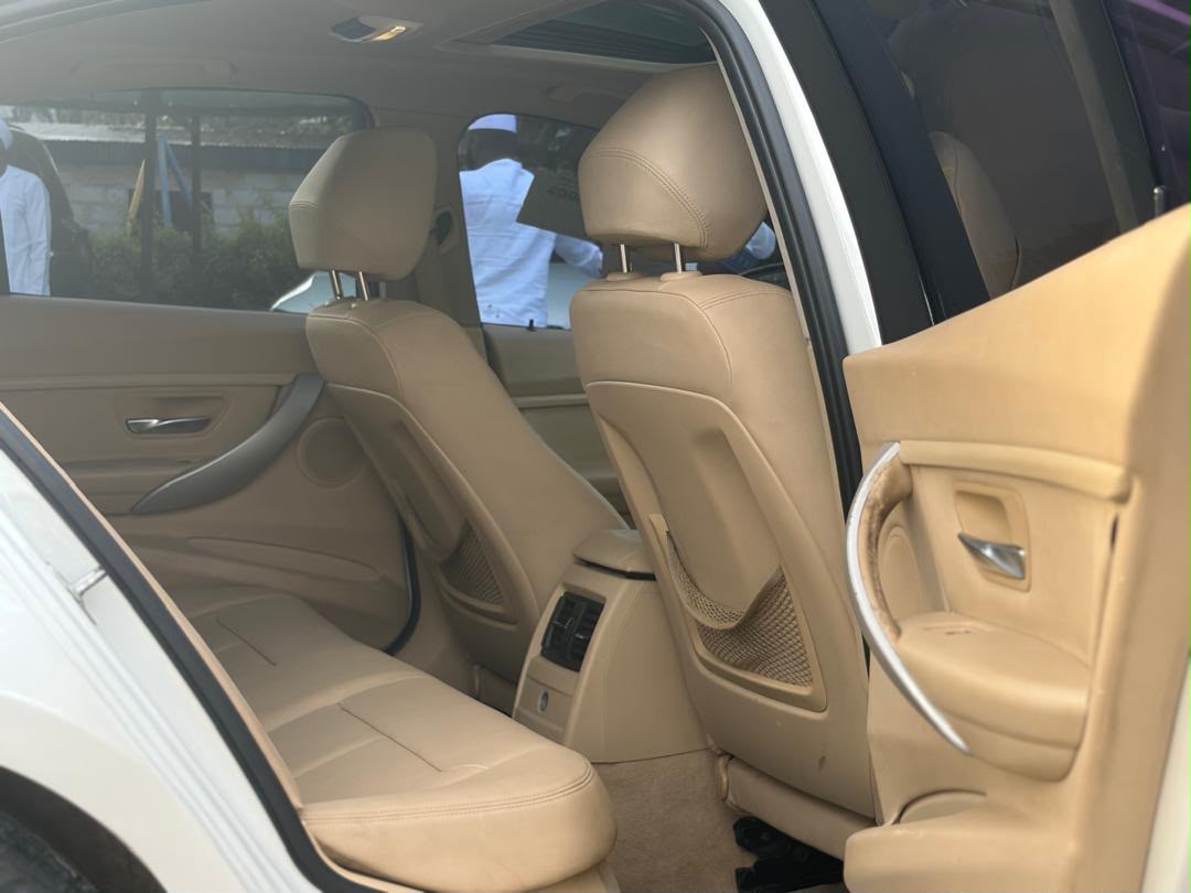 
								Distress Toks 2014 BMW 328i for just 9m Abuja full									