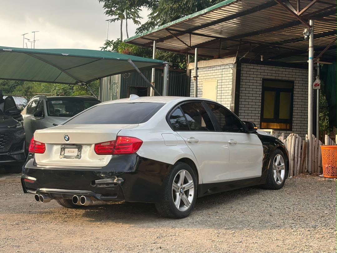 
								Distress Toks 2014 BMW 328i for just 9m Abuja full									