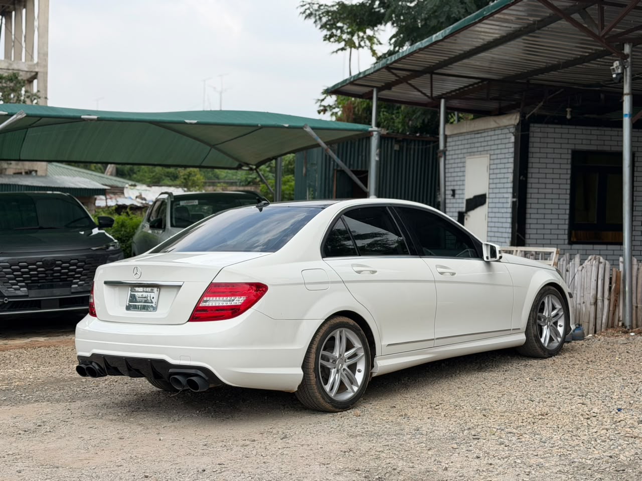 
								Foreign used 2012  Tuned C250 Benz for 13m Abuja full									