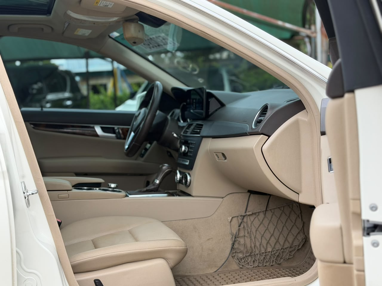 
								Foreign used 2012  Tuned C250 Benz for 13m Abuja full									