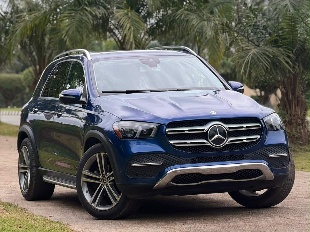 
								If you want an SUV that commands attention without trying too hard, this GLE350 is the one. 🖤  FOREIGN USED 2020 GLE350 BENZ  ₦65M💰custom duty   Luxury. Power. Class. full									