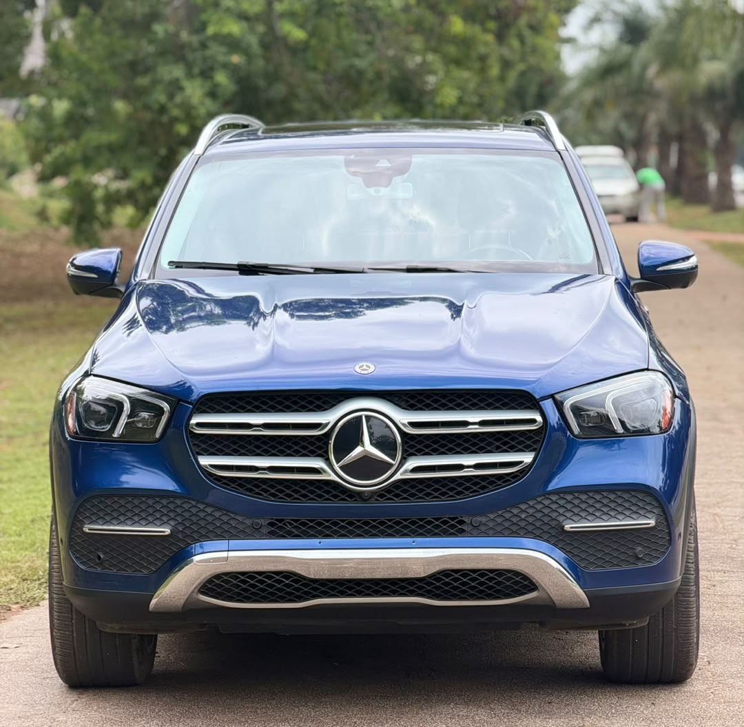 
								If you want an SUV that commands attention without trying too hard, this GLE350 is the one. 🖤  FOREIGN USED 2020 GLE350 BENZ  ₦65M💰custom duty   Luxury. Power. Class. full									