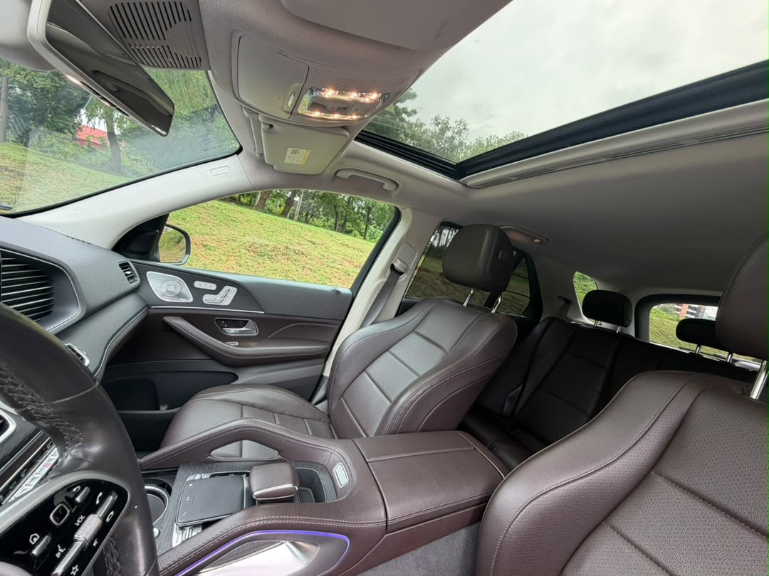 
								If you want an SUV that commands attention without trying too hard, this GLE350 is the one. 🖤  FOREIGN USED 2020 GLE350 BENZ  ₦65M💰custom duty   Luxury. Power. Class. full									