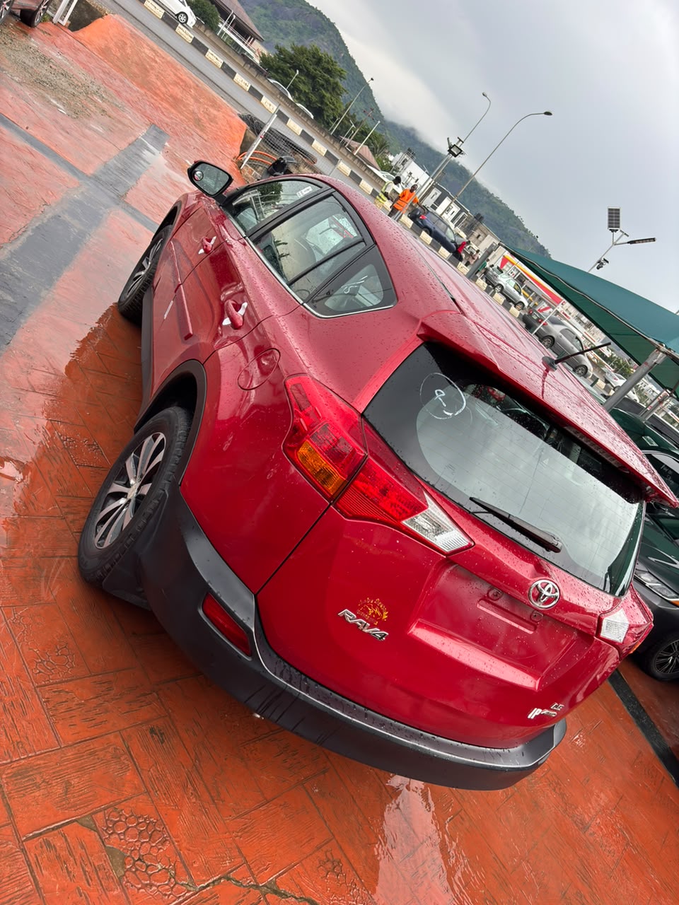 
								few month used but not register Rav4 2014 for 12.5m full									