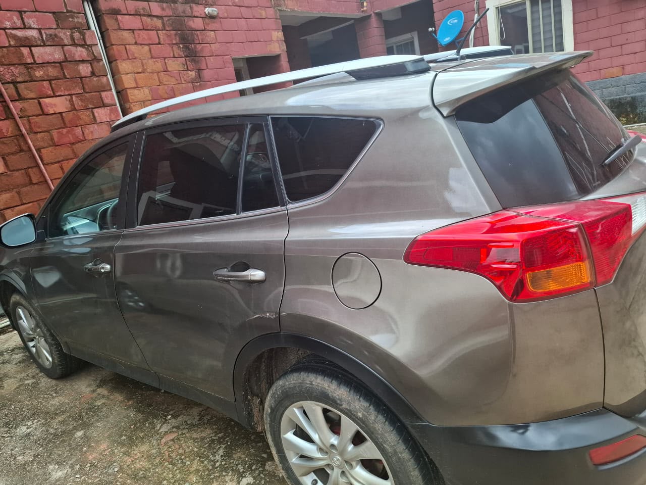 
								Giveaway Deal‼️‼️‼️ Carefully Used Toyota RAV4 2014 (Limited) with untempered engine and gear, ac is freezing 🥶 fullest option (Keyless & Sunroof) with original duty going for just 14.2M Net with our sambo Kubwa Abuja📍 ZERO CHAIN DEAL full									