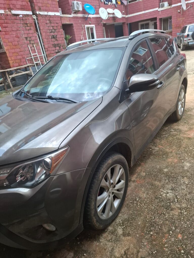 Giveaway Deal‼️‼️‼️ Carefully Used Toyota RAV4 2014 (Limited) with untempered engine and gear, ac is freezing 🥶 fullest option (Keyless & Sunroof) with original duty going for just 14.2M Net with our sambo Kubwa Abuja📍 ZERO CHAIN DEAL