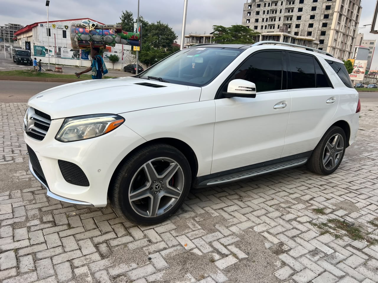 
								Super distress foreign used 2018  GLE 350 🔥🔥🔥🔥🔥  Clean title  Low mileage  Clean interior  With original custom duty  Going for 26m  With 360 camera  Fullest option  Abuja deal full									