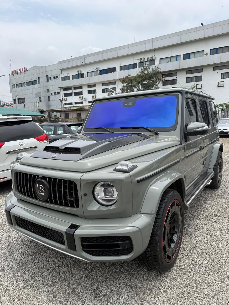 
								Foreign used 2019 BRABUS700 Clean title  Going for 300m Abuja deal full									