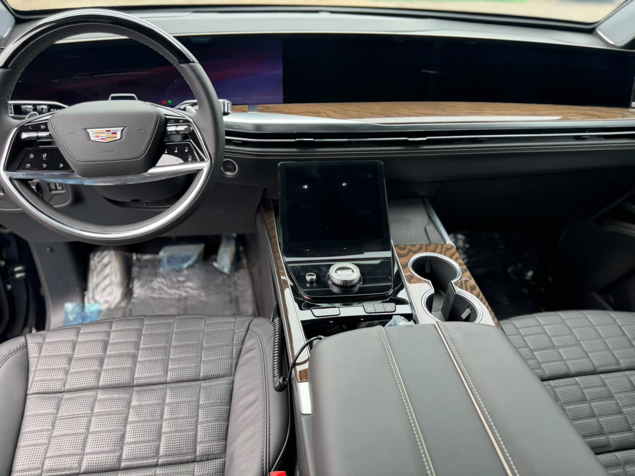 
								BRAND NEW 2026 ESCALADE 600 BULLETPROOF for Just ₦700m OnLy full									