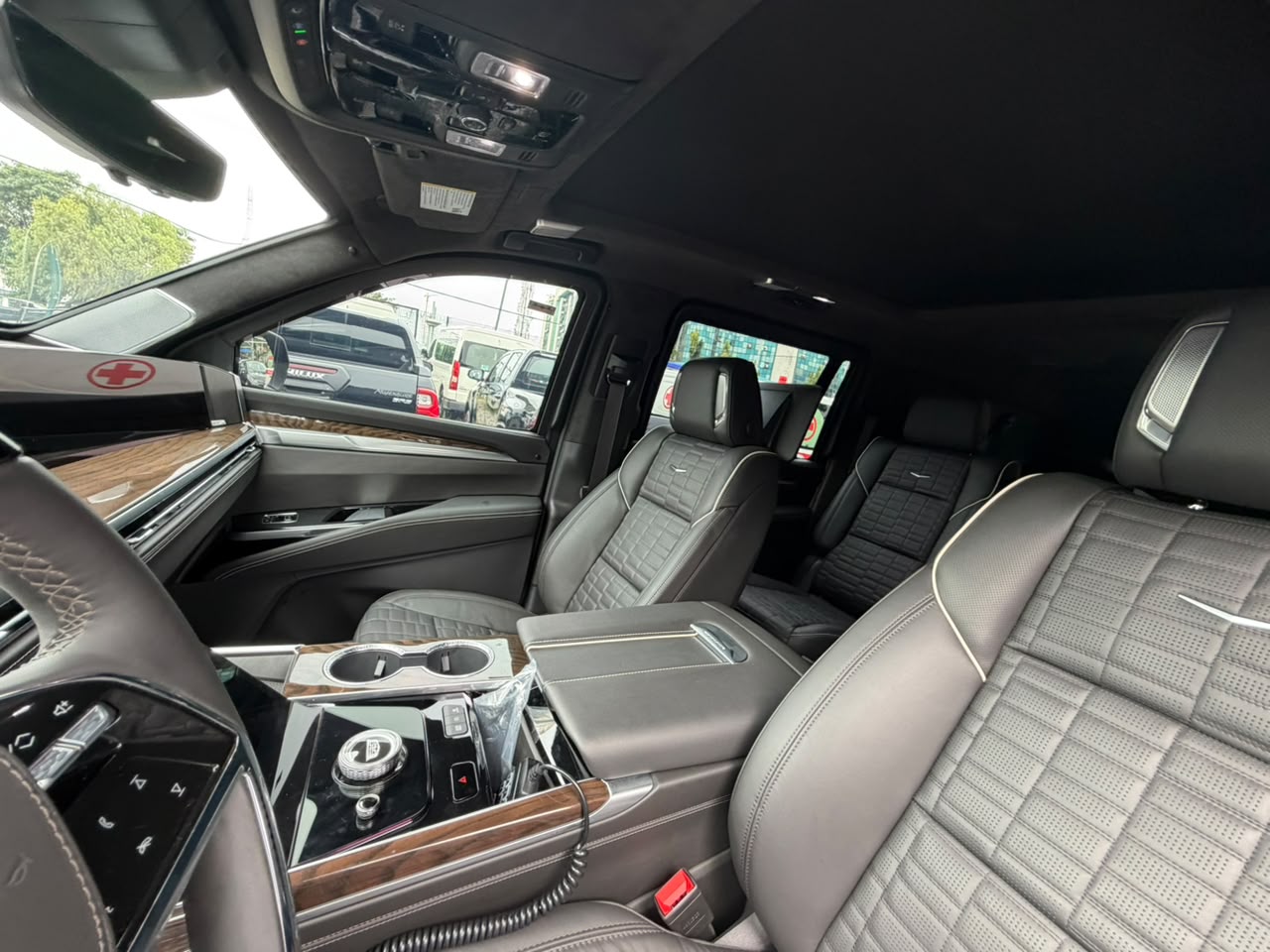 
								BRAND NEW 2026 ESCALADE 600 BULLETPROOF for Just ₦700m OnLy full									