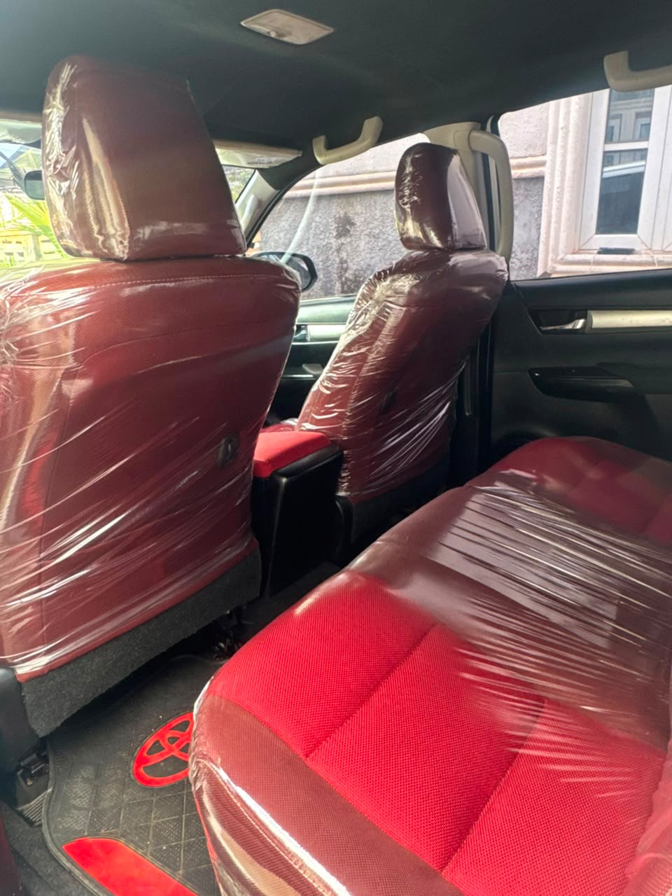 
								Owner house deal  Foreign used 2017 Toyota Hillux  Price review ‼️‼️‼️‼️‼️‼️‼️‼️‼️‼️‼️ With original duty (not allocation paper ) Clean red interior  Thumb start  Going for ~42m ~ now 40m Abuja deal full									