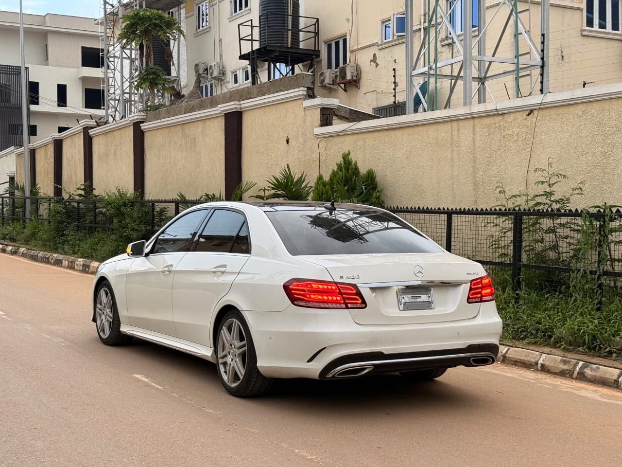 
								Good Deals  Distress Sell  Foreign used Mercedes Benz E400 2015 for just 19.9m Abuja full									