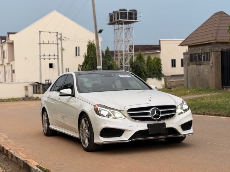 Good Deals  Distress Sell  Foreign used Mercedes Benz E400 2015 for just 19.9m Abuja
